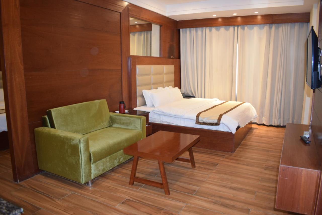 Hotel Ambica Katra Katra  Zewnętrze zdjęcie