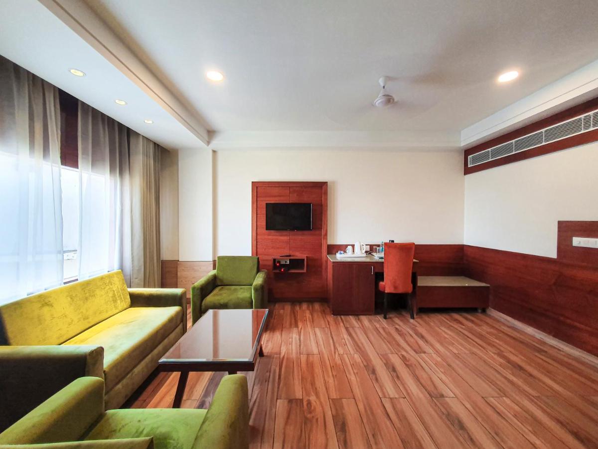 Hotel Ambica Katra Katra  Zewnętrze zdjęcie