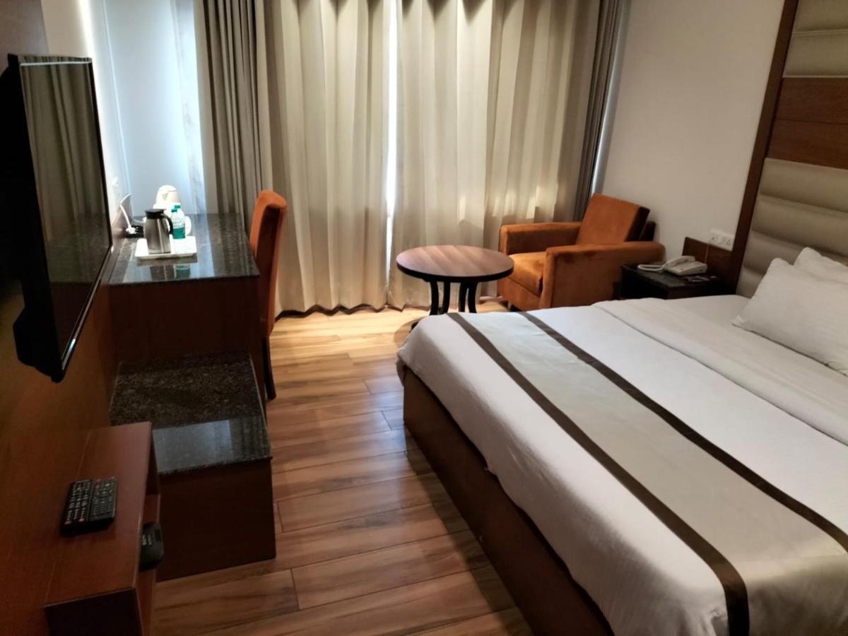 Hotel Ambica Katra Katra  Zewnętrze zdjęcie
