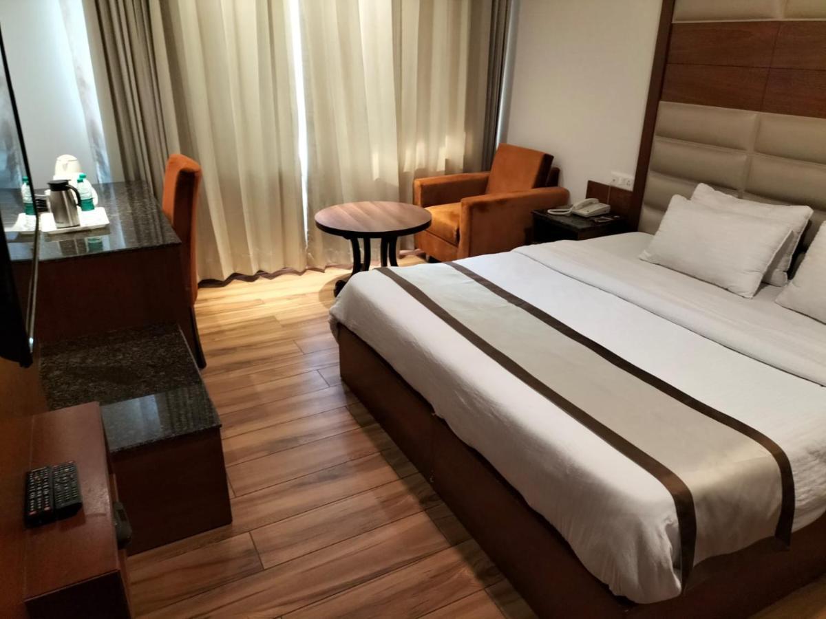 Hotel Ambica Katra Katra  Zewnętrze zdjęcie