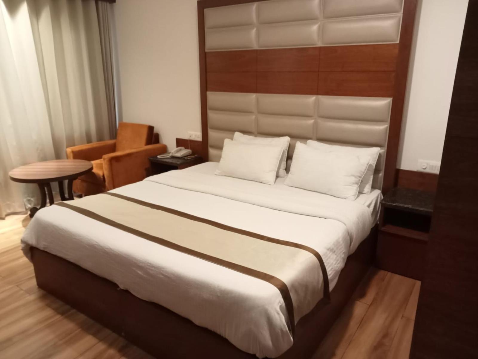 Hotel Ambica Katra Katra  Zewnętrze zdjęcie