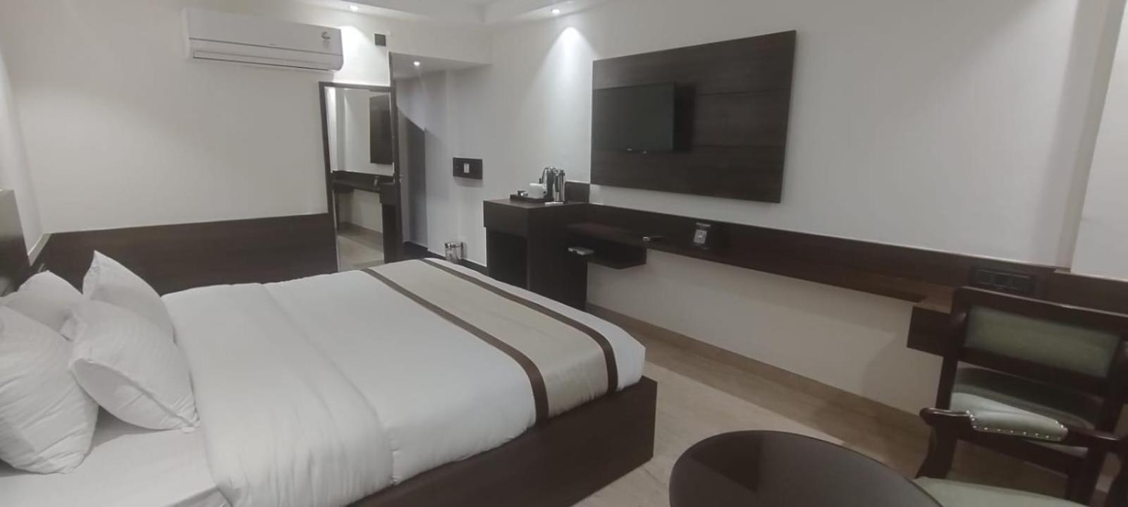 Hotel Ambica Katra Katra  Zewnętrze zdjęcie